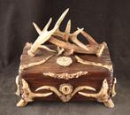 Black Forest kist met gewei decoratie, Ophalen of Verzenden