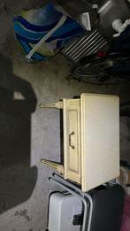 Nachtkast retro, Huis en Inrichting, Slaapkamer | Nachtkastjes, Ophalen