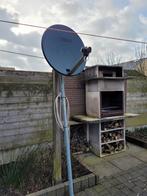 Schotelantenne Triax met paal, (Schotel)antenne, Zo goed als nieuw, Ophalen