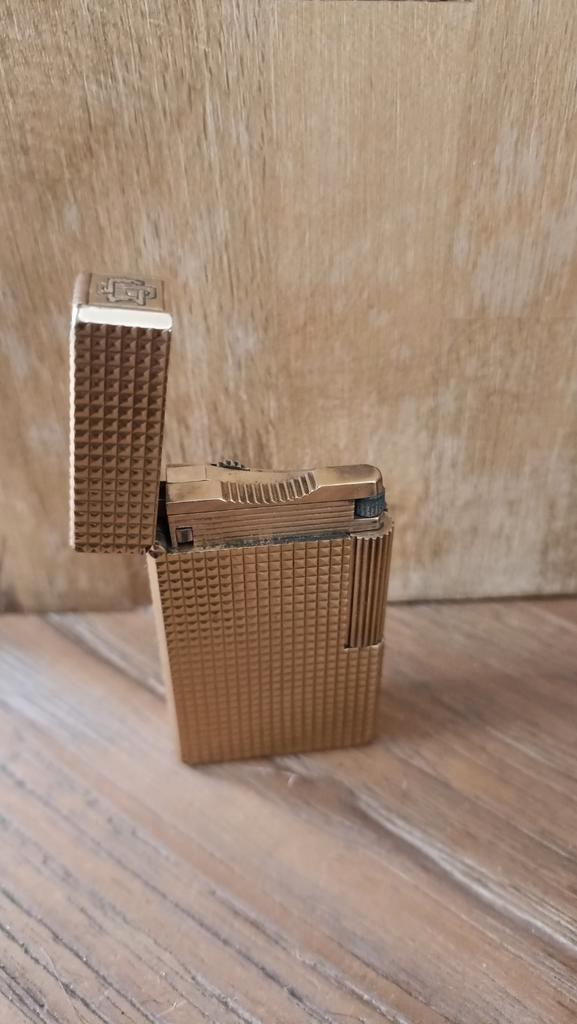 Zippo aansteker merk DUPONT verguld goud, Verzamelen, Rookartikelen, Aanstekers en Luciferdoosjes, Aansteker, Ophalen