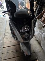 Mooie Sym 125GTS met uitzonderlijk lage km, Ophalen, Zo goed als nieuw