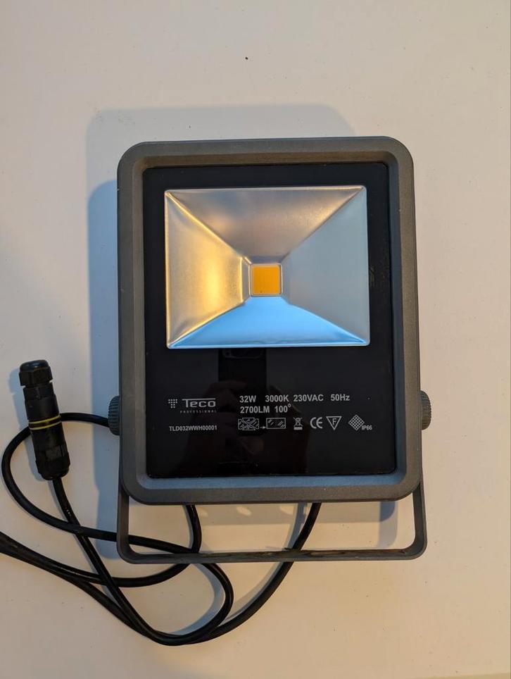 Ledstraler Teco professional 32W 3000K ip66 (waterdicht), Doe-het-zelf en Bouw, Bouwverlichting, Gebruikt, Lamp met armatuur, Minder dan 50 watt
