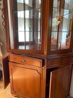 Vitrine kast in kerselaar, Huis en Inrichting, Ophalen, 100 tot 150 cm, 200 cm of meer, Klassiek