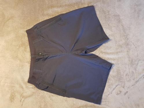 Short (Maat S), Kleding | Heren, Broeken en Pantalons, Zo goed als nieuw, Maat 46 (S) of kleiner, Grijs, Ophalen of Verzenden