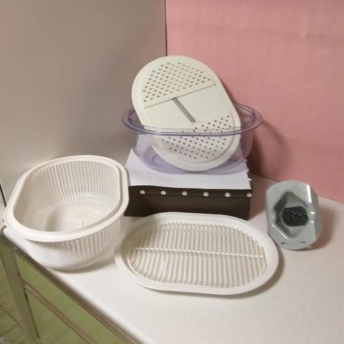 Râpe multifonction avec bac récolteur (neuve), Huis en Inrichting, Keuken | Keukenbenodigdheden, Nieuw, Ophalen of Verzenden