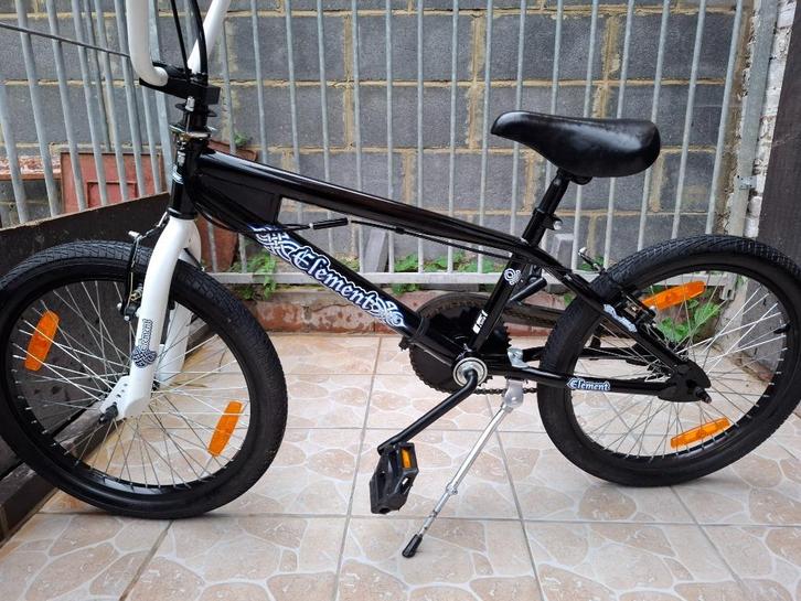 bmx 20 puce état neuf prêt a rouler, Fietsen en Brommers, Fietsen | Crossfietsen en BMX, Zo goed als nieuw, 20 tot 24 inch, Stuur 360° draaibaar