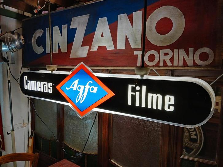 Boîte à lumière lumineuse AGFA provenant d'un magasin de pho, Collections, Marques & Objets publicitaires, Enlèvement