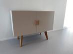 Witte dressoir houten poten metalen onderstel, Enlèvement, Comme neuf