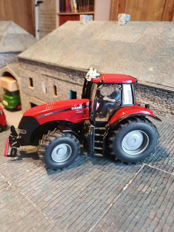 Case IH 340 Magnum Siku tractor met chauffeur beschikbaar voor biedingen