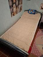 Metalen bed + matras + lattenbodem, Kinderen en Baby's, Kinderkamer | Bedden, Ophalen, Zo goed als nieuw, Lattenbodem