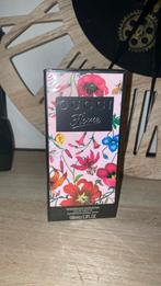 Gucci flora-parfum, Handtassen en Accessoires, Uiterlijk | Parfum, Zo goed als nieuw