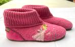 Pantoufles en laine rose  pt 33, Enfants & Bébés, Vêtements de bébé | Chaussures & Chaussettes, Comme neuf, Enlèvement ou Envoi