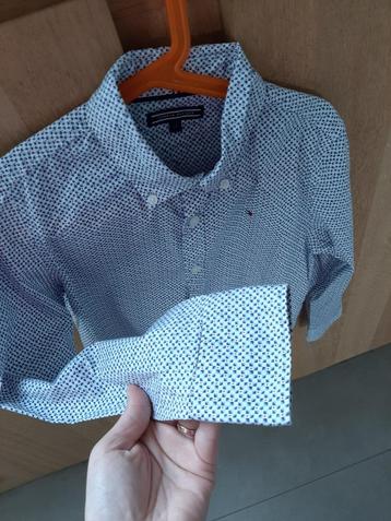 Tommy hilfiger hemdje beschikbaar voor biedingen