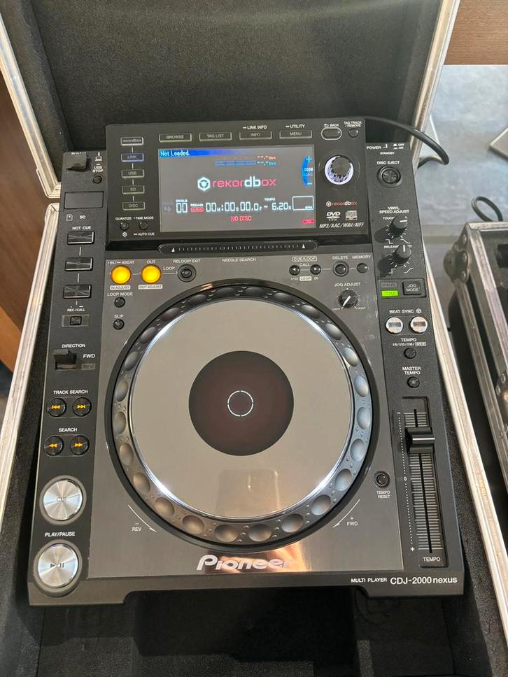 2x CDJ 2000 Nexus in flightcases, Muziek en Instrumenten, Dj-sets en Draaitafels, Zo goed als nieuw, Pioneer, Ophalen