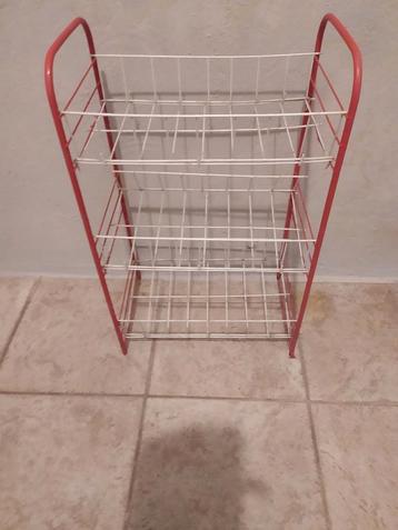 Metalen trolley beschikbaar voor biedingen