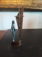 Verschillende kleinere heiligenbeelden sommigen beschadigd, Enlèvement