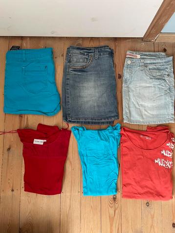 Pakket kledij 16 stuks maat medium / M beschikbaar voor biedingen