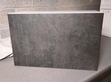 2 identieke Ikea Besta kastjes 60x22x38 - deurtjes betonlook beschikbaar voor biedingen