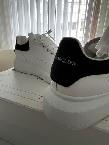 Sneakers Alexander MCQueen beschikbaar voor biedingen