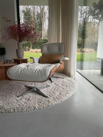 Eames lounge chair wit leder - eiken of Essen hout  beschikbaar voor biedingen