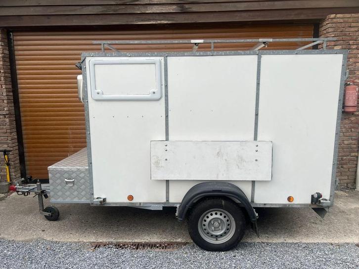 Gesloten aanhanger met disselbak perfect als kampeertrailer, Auto diversen, Aanhangers en Bagagewagens, Zo goed als nieuw, Ophalen