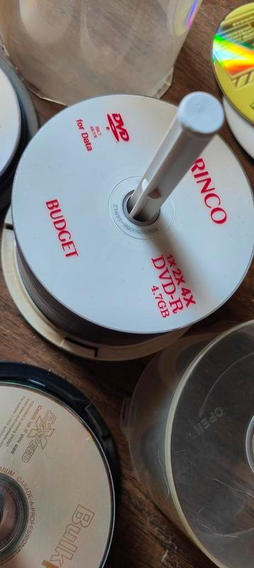 Nieuwe cd's en dvd's beschikbaar voor biedingen