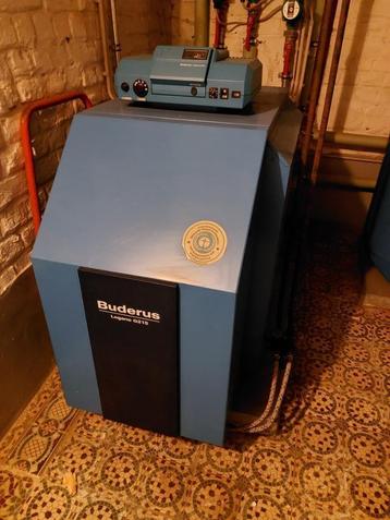 Buderus centrale verwarmingsketel en warmwaterboiler beschikbaar voor biedingen