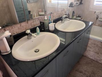 Porseleinen lavabo´s beschikbaar voor biedingen