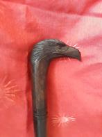 canne 100 cm en bois de suar motif aigle, Antiquités & Art, Enlèvement ou Envoi