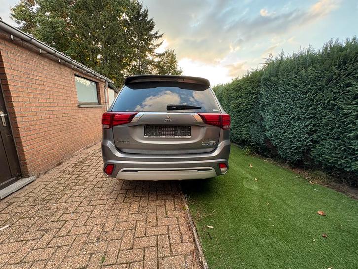 Mitsubishi outlander 2.4i phev 2018, Auto's, Mitsubishi, Particulier, Outlander, 4x4, ABS, Achteruitrijcamera, Airbags, Airconditioning
