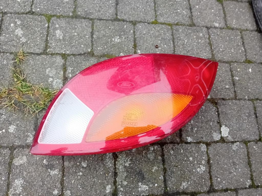 Achterlicht rechts Ford Ka rond bouwjaar 2001, Autos : Pièces & Accessoires, Éclairage, Ford, Utilisé, Enlèvement ou Envoi
