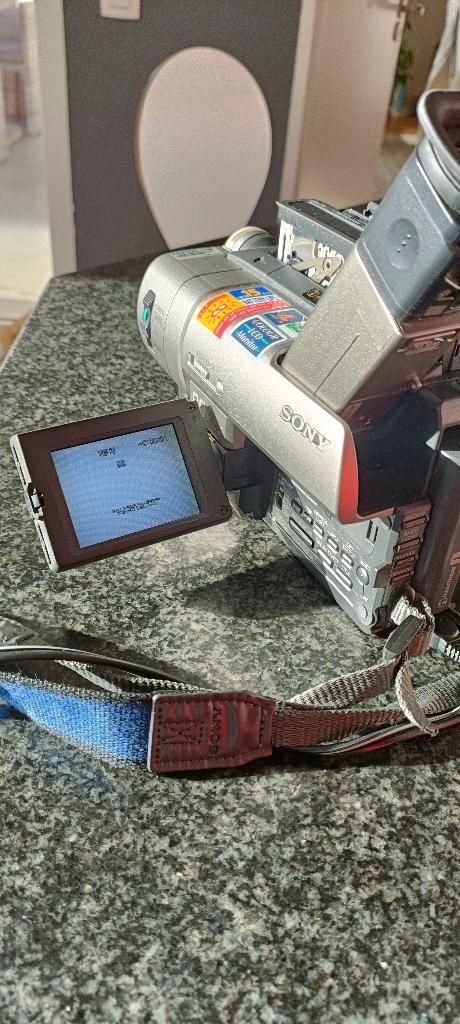 Camescope Sony Handycam CDD-TRV66E, TV, Hi-fi & Vidéo, Caméscopes numériques, Utilisé, Caméra, Autres types, Sony, 20x ou plus