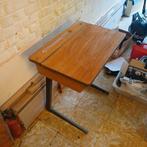Authentieke houten school bureautjes met bijpassende stoelen, Huis en Inrichting, Ophalen, Gebruikt
