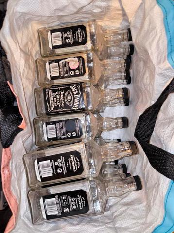 Bouteilles vide jack Daniel's, Enlèvement, Comme neuf