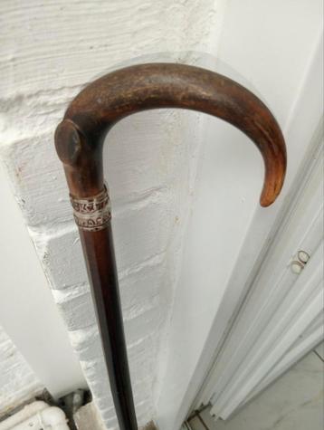 Hoornstok met pommel  beschikbaar voor biedingen