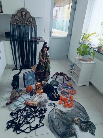 Groot lot Halloween decoratie beschikbaar voor biedingen