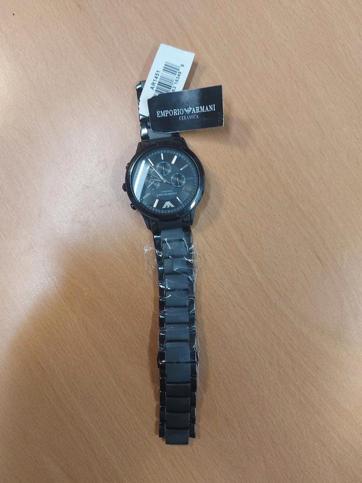 Lot de montres Hugo Boss, Armani, Michael Kors... pour homme, Bijoux, Sacs & Beauté, Montres | Hommes, Enlèvement