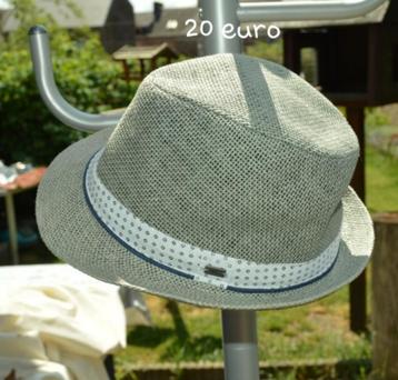 chapeau enfant , 12/14 ans , gris , tour de tête 56cm beschikbaar voor biedingen