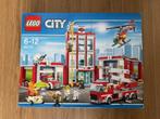 Lego 60110 - Brandweerkazerne, Kinderen en Baby's, Speelgoed | Duplo en Lego, Ophalen of Verzenden, Nieuw, Complete set, Lego