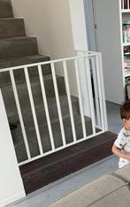 Stalen wit gepoederlakt traphekje, Kinderen en Baby's, Traphekjes, Ophalen, Gebruikt, Metaal of IJzer, Minder dan 100 cm