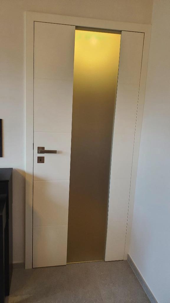 Porte intérieure DESIGN avec vitre, Bricolage & Construction, Châssis & Portes coulissantes, Utilisé, Autres types, Bois, 150 à 225 cm