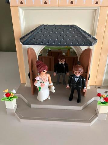 Playmobil grote kerk pastoor + huwelijkspaar beschikbaar voor biedingen