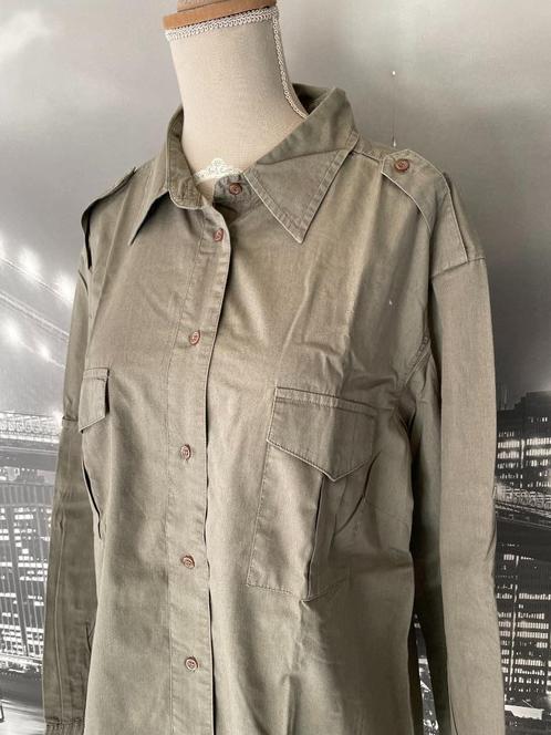 groene blouse kaki LOGG - 44, Kleding | Dames, Blouses en Tunieken, Zo goed als nieuw, Maat 42/44 (L), Groen, Verzenden