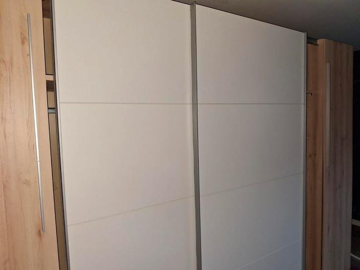 Kleerkast, Huis en Inrichting, Kasten | Kleerkasten, Gebruikt, 200 cm of meer, 200 cm of meer, 50 tot 75 cm, Met deur(en), Met plank(en)