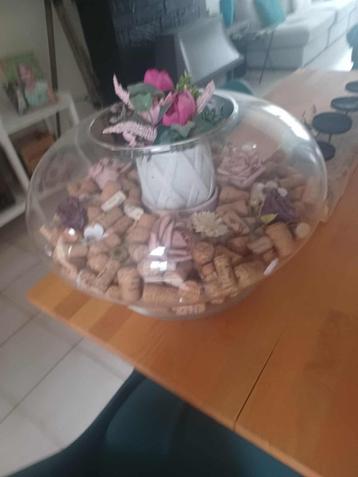 Grote glazen vaas beschikbaar voor biedingen