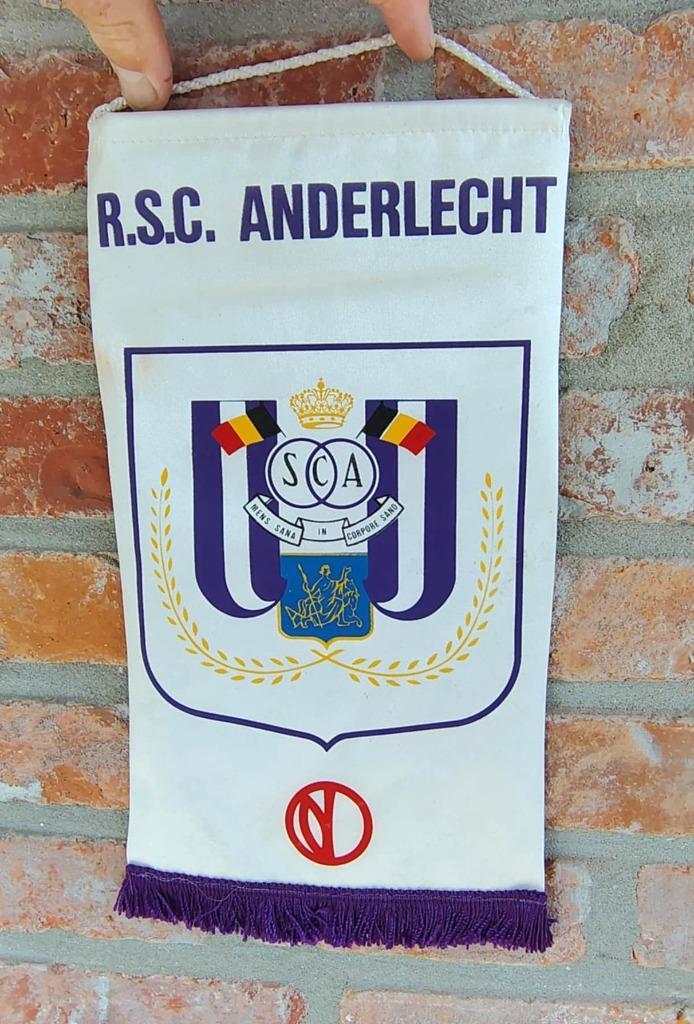 RSC Anderlecht 1980s  sublieme vintage voetbal vaandel, Verzamelen, Sportartikelen en Voetbal, Vaantje of Sjaal, Ophalen of Verzenden