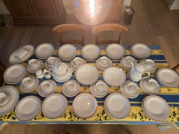 Prachtige in nieuwe staat vintage eet/koffie servies anno 70 beschikbaar voor biedingen