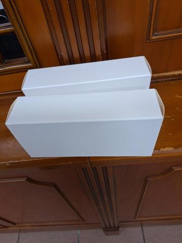 Witte doosjes in karton 250 gram ideaal voor geschenken beschikbaar voor biedingen