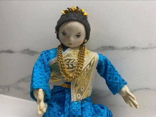 Handmade Thaise pop jaren ‘60 “meisje speelt tephon”, Antiquités & Art, Art | Sculptures & Bois, Enlèvement ou Envoi