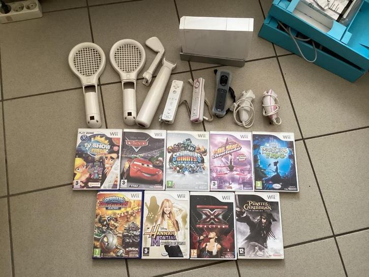 WII Pakket met 9 spelletjes en accessoires, Games en Spelcomputers, Spelcomputers | Nintendo Wii, Met games, Ophalen of Verzenden